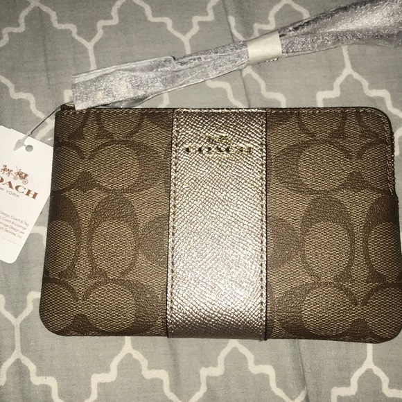 Coach Handbags - Coach corner zip wristlet!